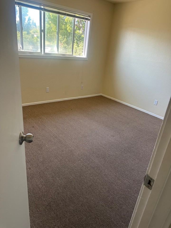 502 Berry Ave #17 - Photo 6 of 15