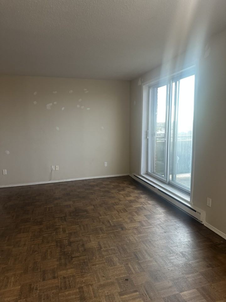 60 Rue Cormier #910 - Photo 2 of 13