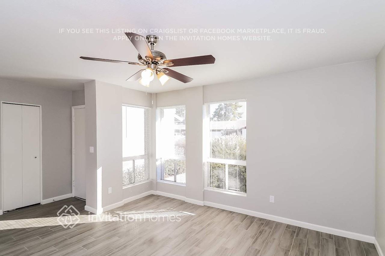 2130 W Danbury Rd - Photo 4 of 16