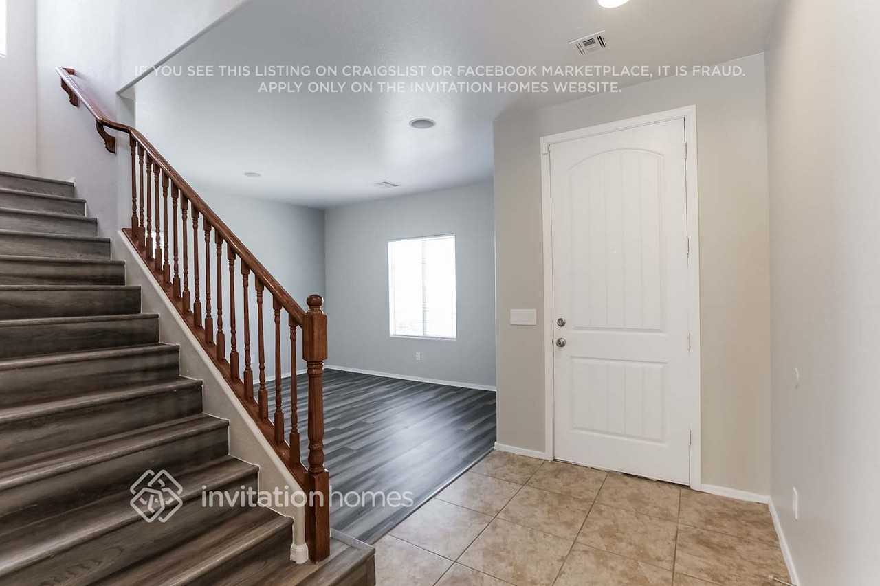 10015 W Wier Ave - Photo 3 of 16