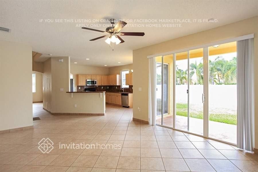 14284 Sw 159th Pl - Photo 4 of 19