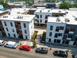 featured image of 121 S Holly St