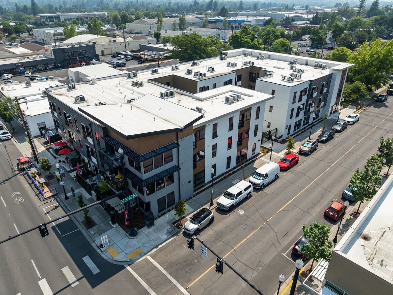 6303-1t - 121 S Holly - Photo 2 of 40