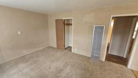 1017 N Main - Photo 2 of 6