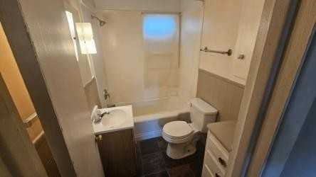 1017 N Main - Photo 5 of 6