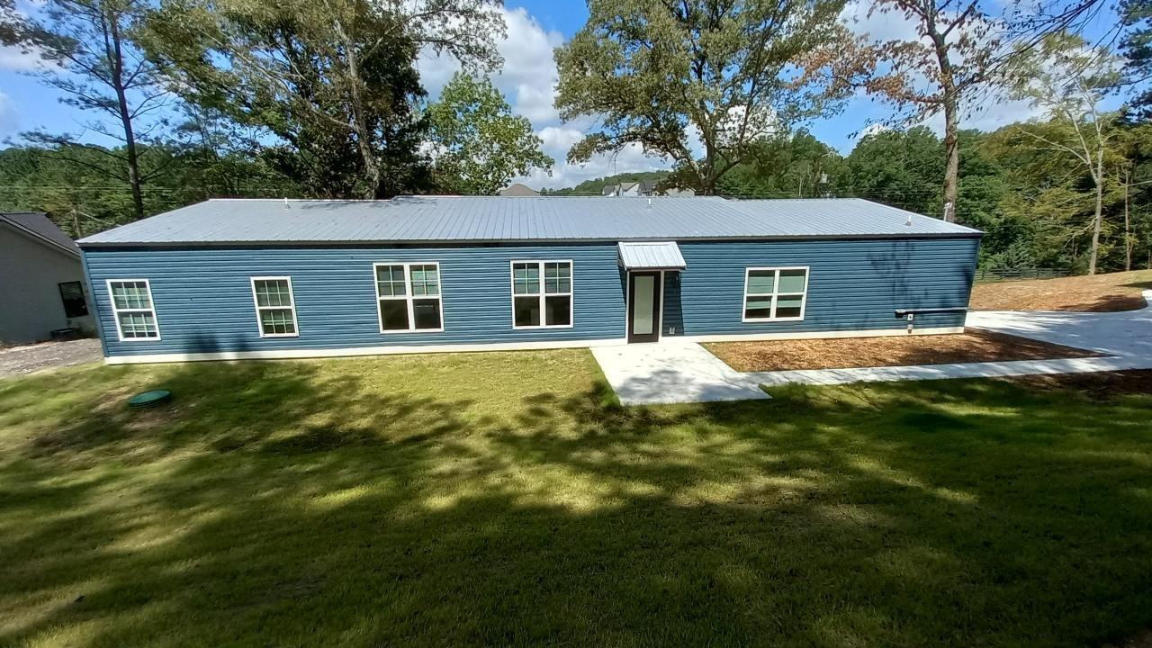 1089 Long Hollow Rd - Photo 3 of 20