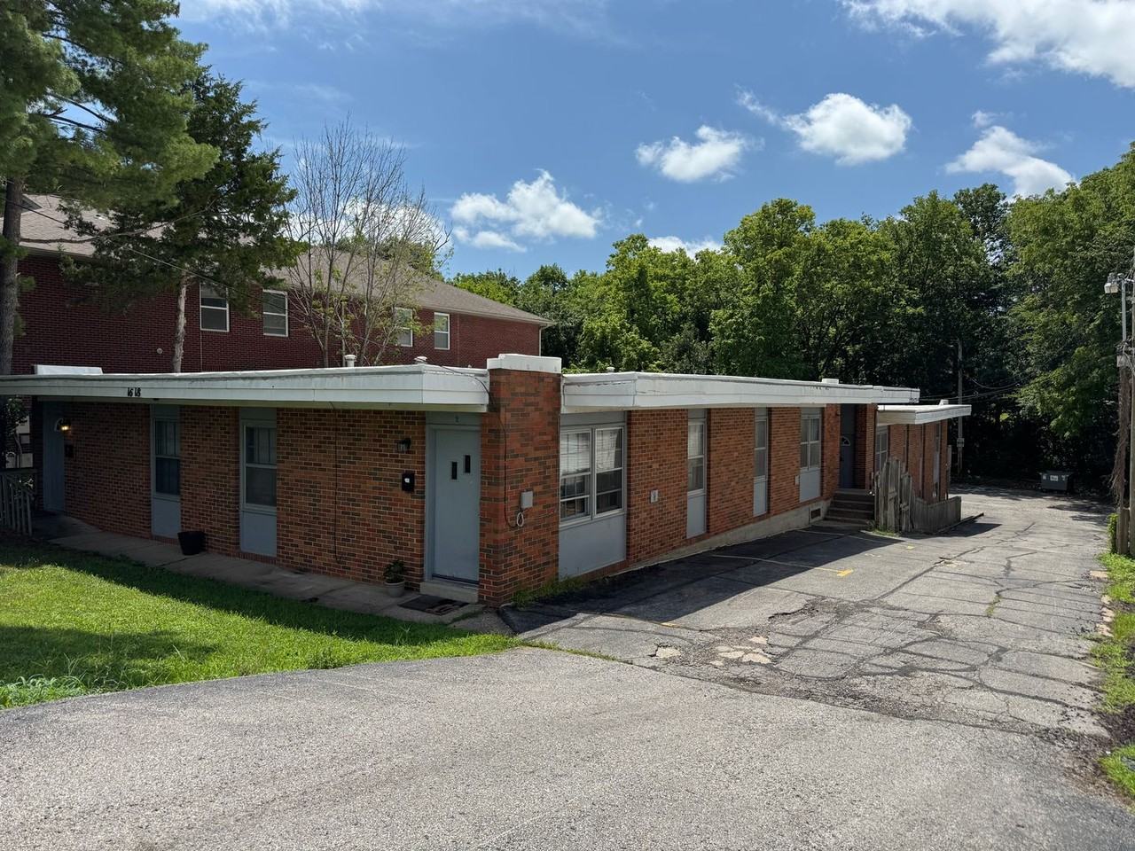 1618 Anthony St - Photo 4 of 16