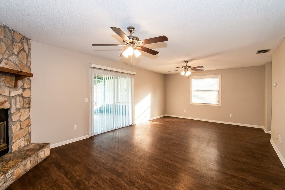 594 Thomas Mckeen St - Photo 3 of 16