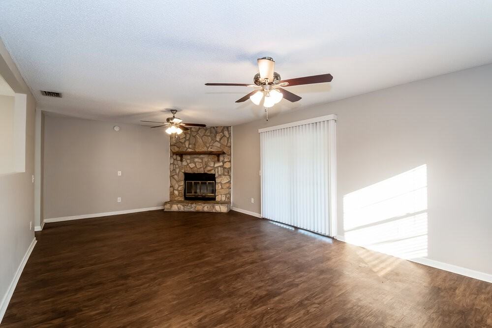 594 Thomas Mckeen St - Photo 4 of 16