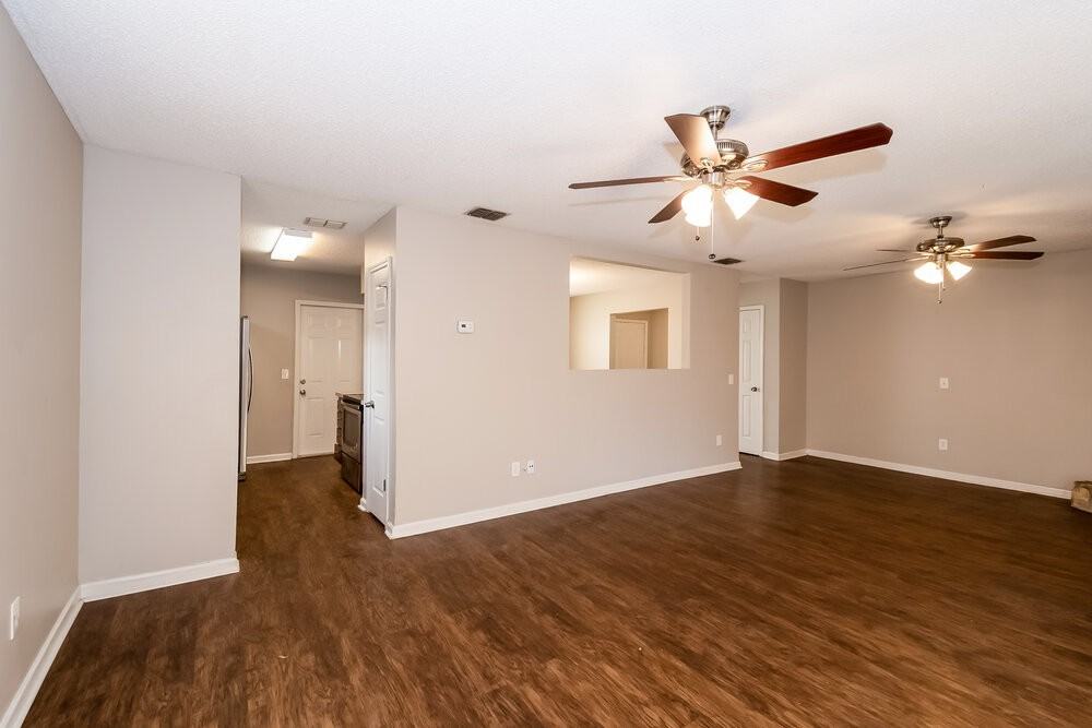 594 Thomas Mckeen St - Photo 5 of 16