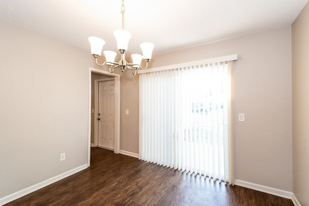 594 Thomas Mckeen St - Photo 7 of 16