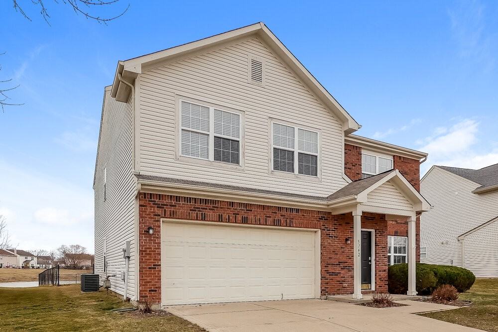 5742 Twin River Ln - Photo 4 of 17