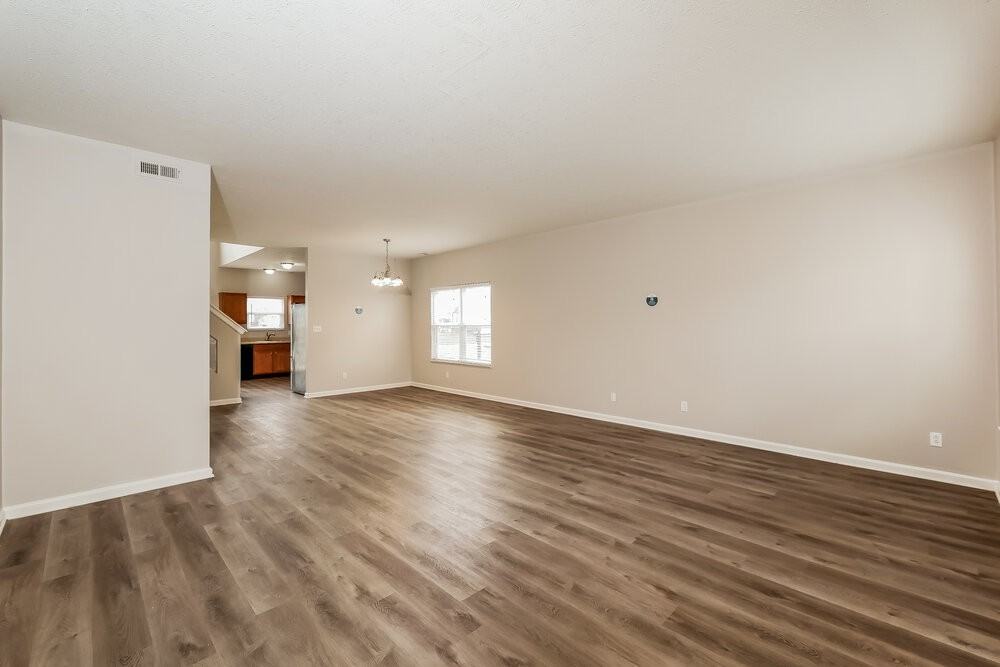 5742 Twin River Ln - Photo 6 of 17