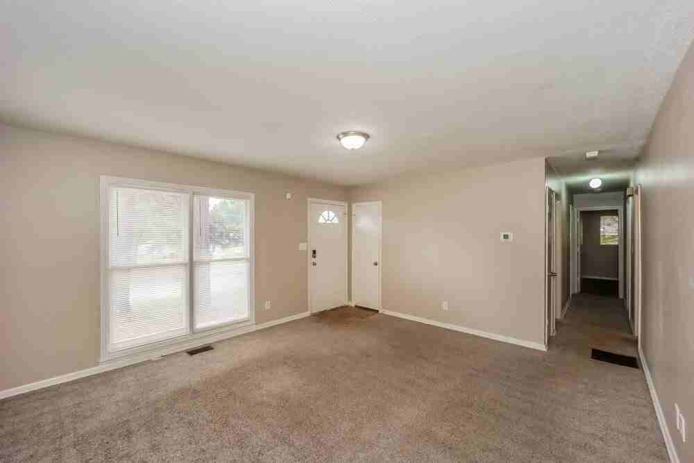 8175 Eton Ct - Photo 5 of 16