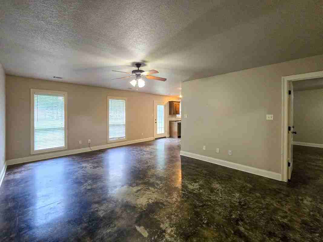 203 N Bernis St - Photo 2 of 18