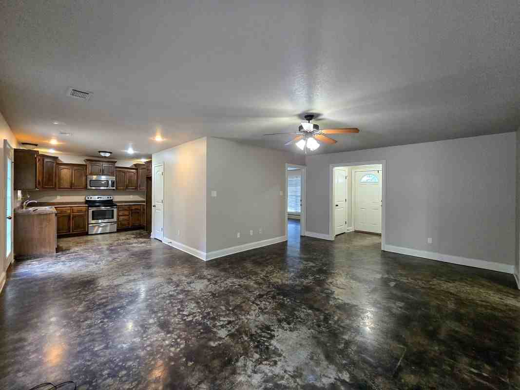 203 N Bernis St - Photo 3 of 18