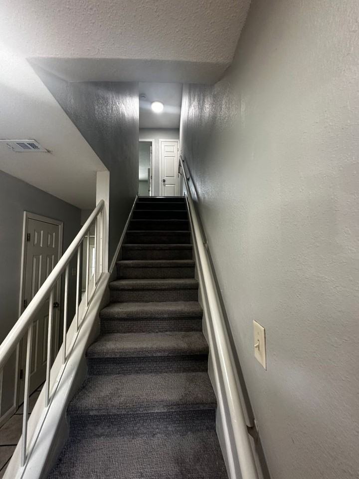 1010 N Toombs St #18 - Photo 2 of 20