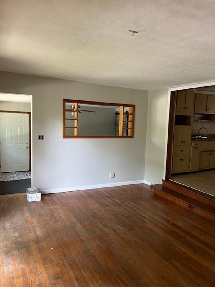 503 S 3rd St - Photo 3 of 14