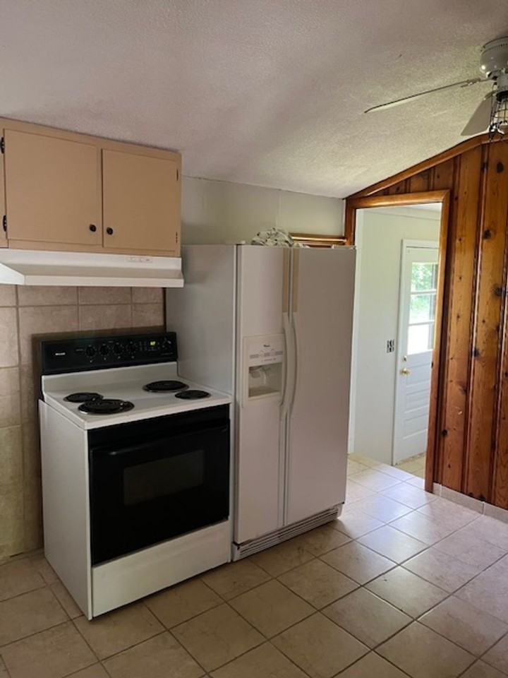 503 S 3rd St - Photo 6 of 14