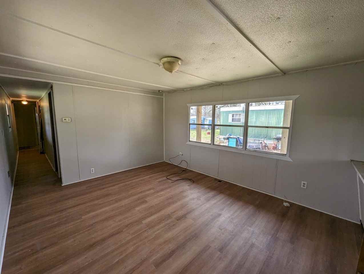 1295 Edith St - Photo 4 of 9