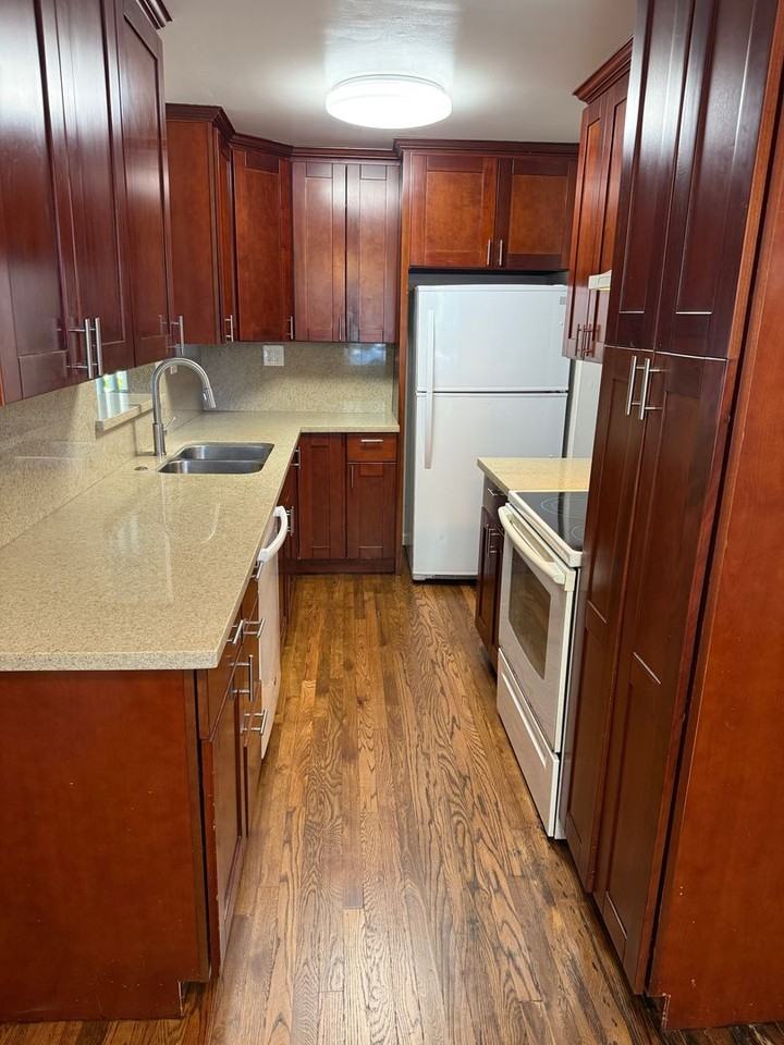 1316 Kotenberg Ave - Photo 3 of 14