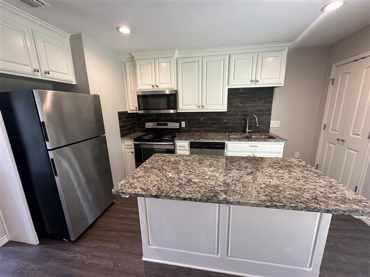 8320 Cambridge Rd #M12 - Photo 6 of 25