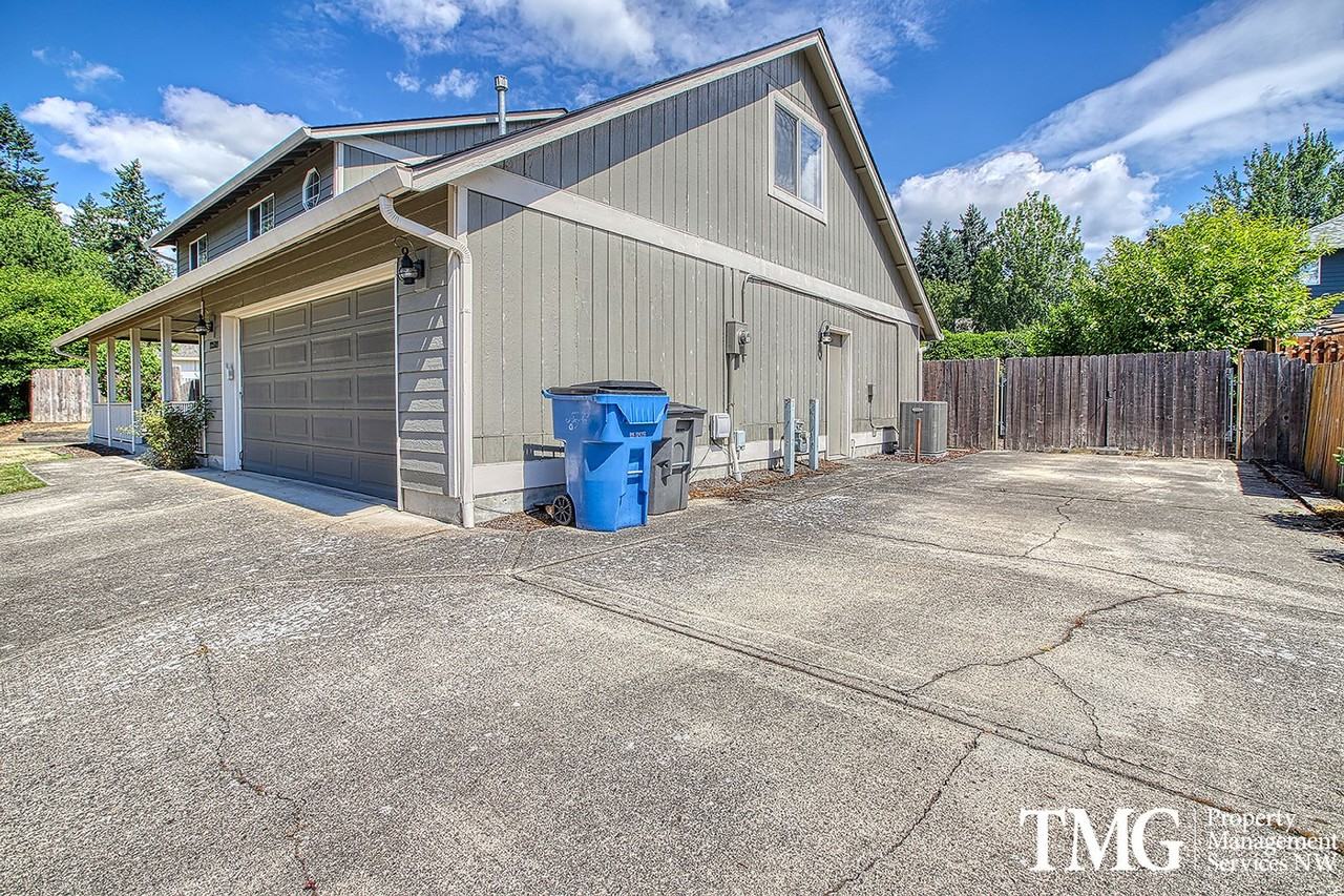 12508 Se 27th St - Photo 3 of 38