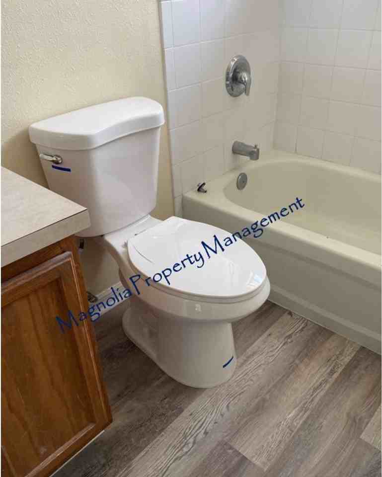 220 Goldie Street - Photo 5 of 14