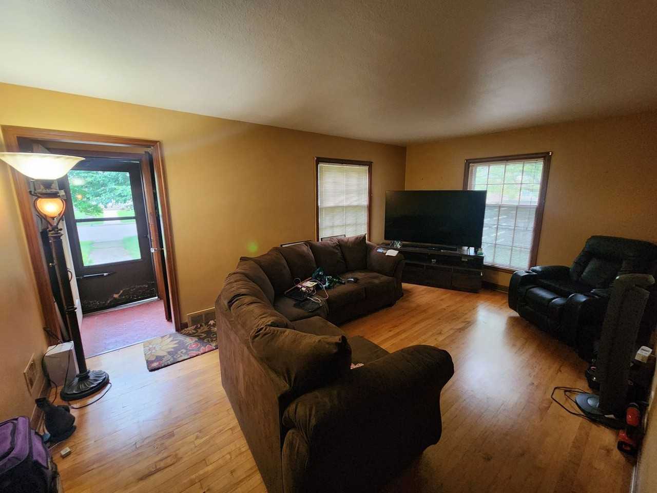 7544 Garfield Ave - Photo 3 of 25