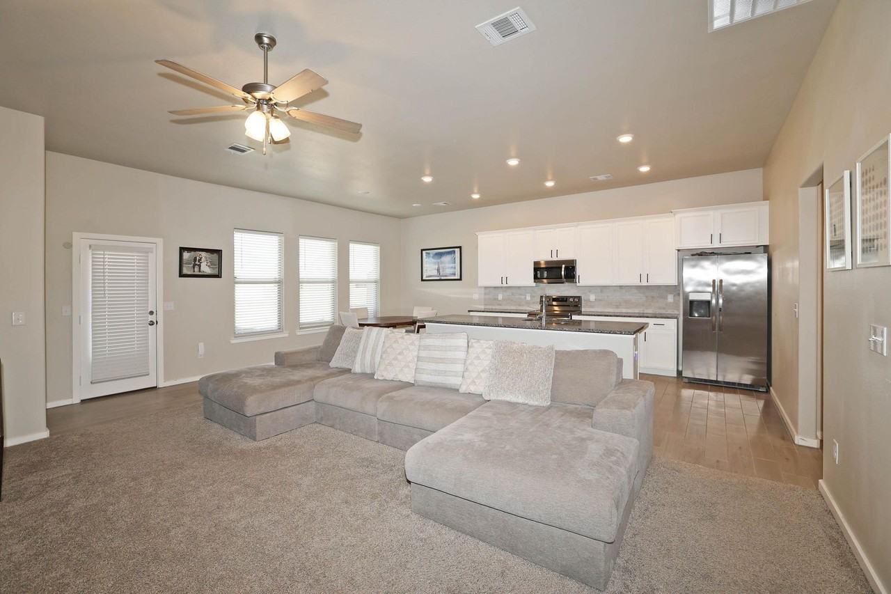 7811 Bellamy Dr - Photo 4 of 24