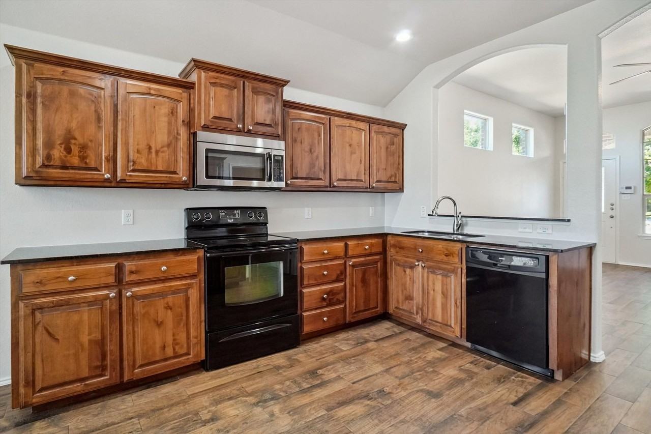 4629 Thistle Creek Ct - Photo 6 of 18