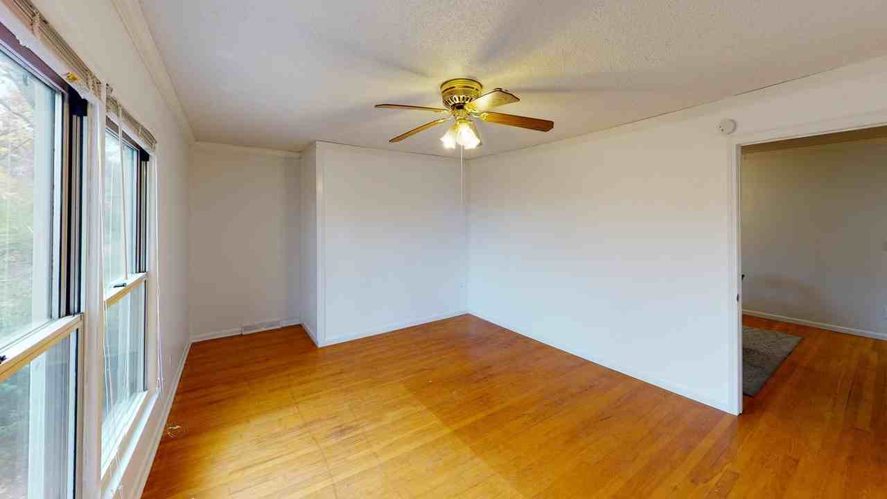 Inviting Kansas City home near Waldo with a spacious backyard - Photo 6 of 22