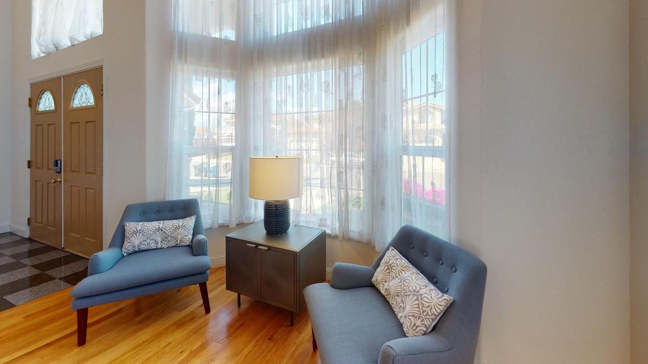 Fantastic Cupertino home with fenced backyard - Photo 4 of 26