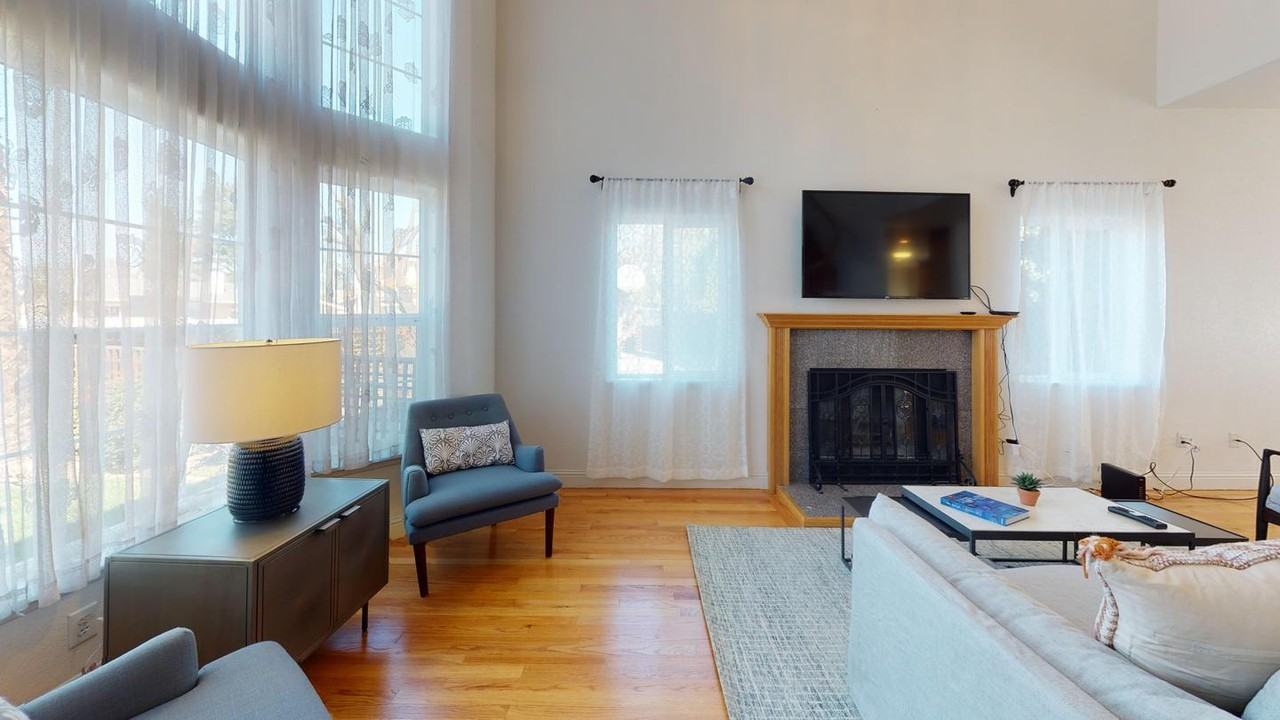 Fantastic Cupertino home with fenced backyard - Photo 5 of 26