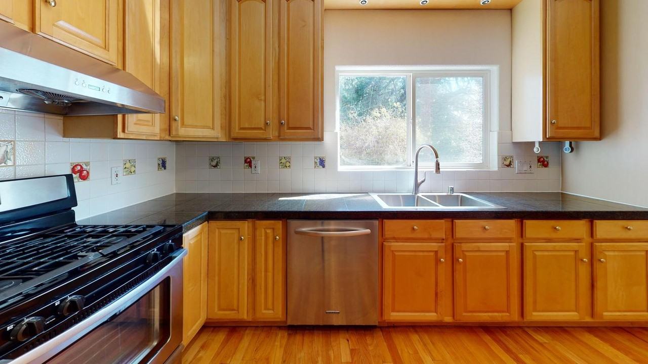 Fantastic Cupertino home with fenced backyard - Photo 7 of 26