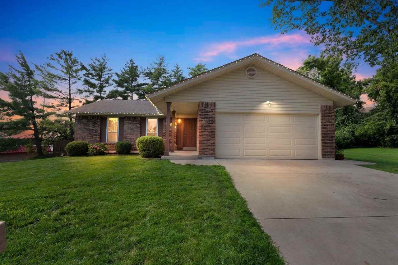 14536 Greencastle Dr - Photo 3 of 32