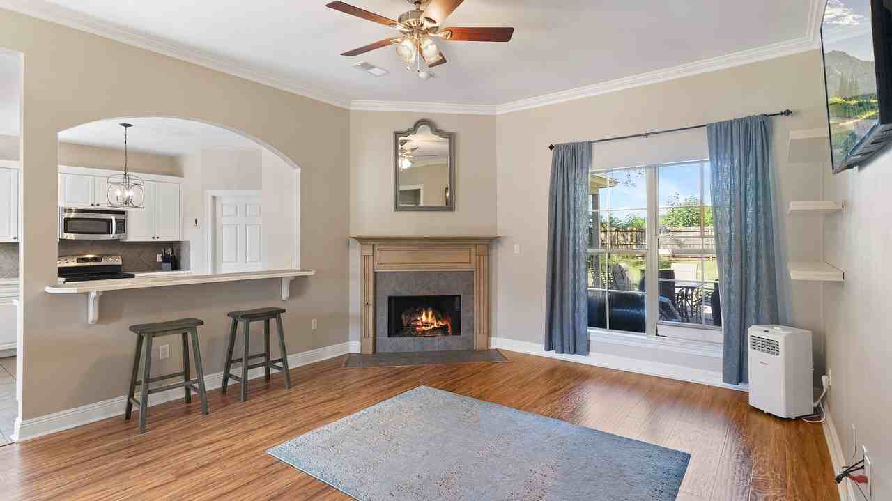 10530 Springglen Ct - Photo 3 of 20