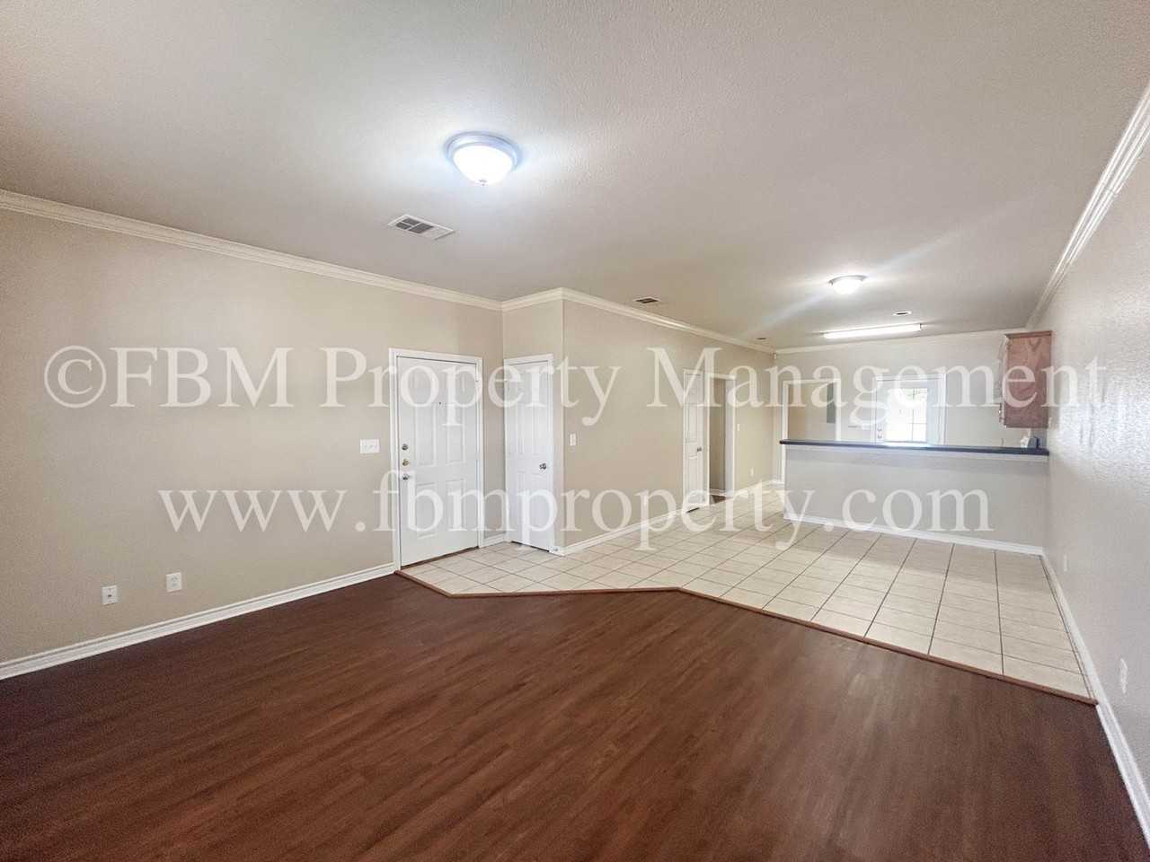 616 Biloxi Dr - Photo 4 of 13