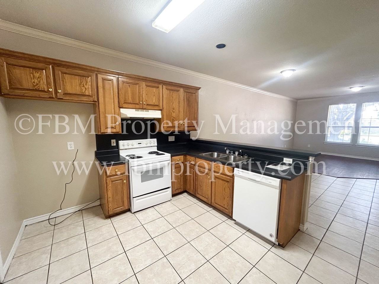 616 Biloxi Dr - Photo 5 of 13