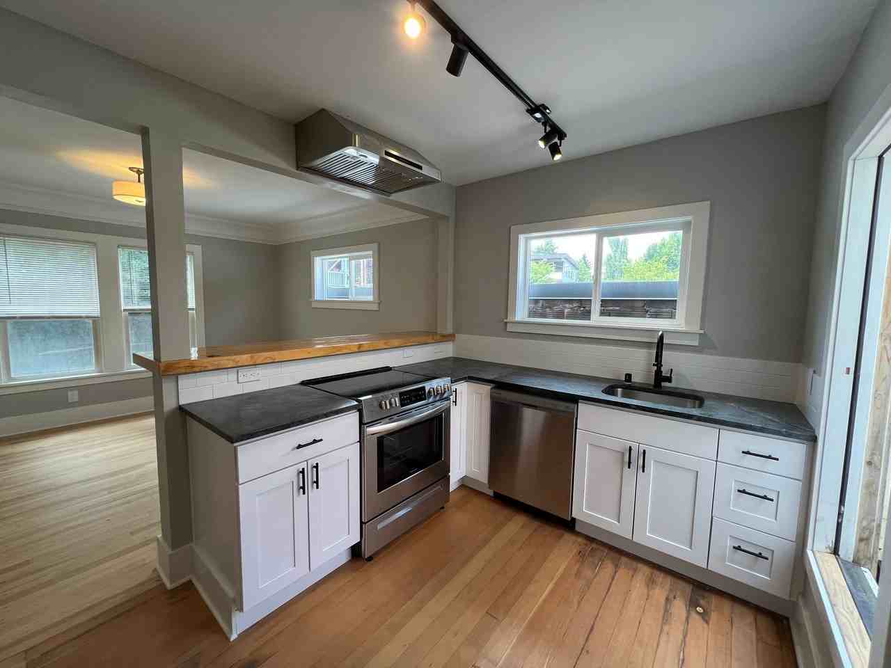 Montlake - Photo 2 of 9