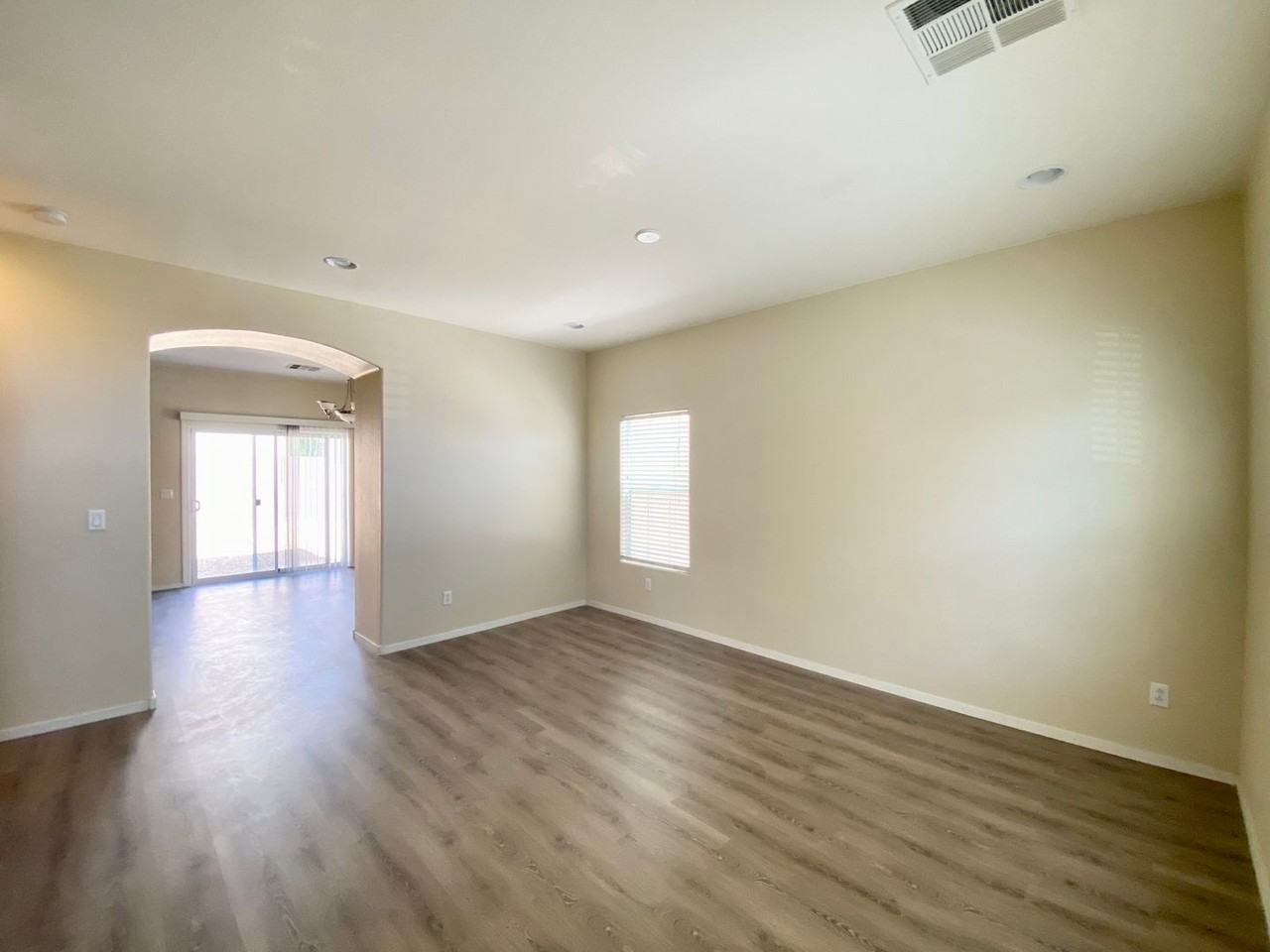 134 Duxford Ave - Photo 3 of 15