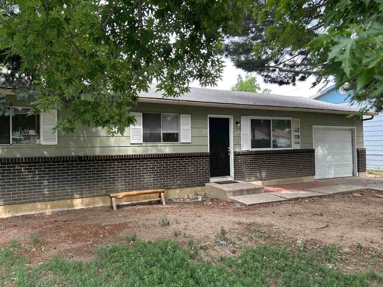 1515 Chadwick Dr - Photo 2 of 17