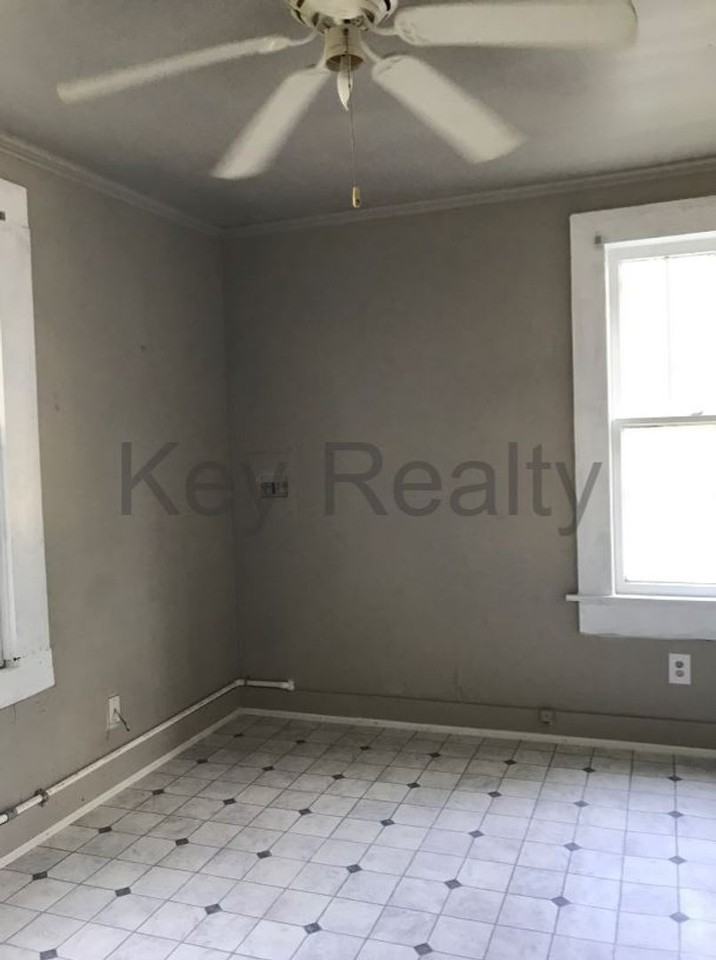 7 Maryland Ave - Photo 4 of 10