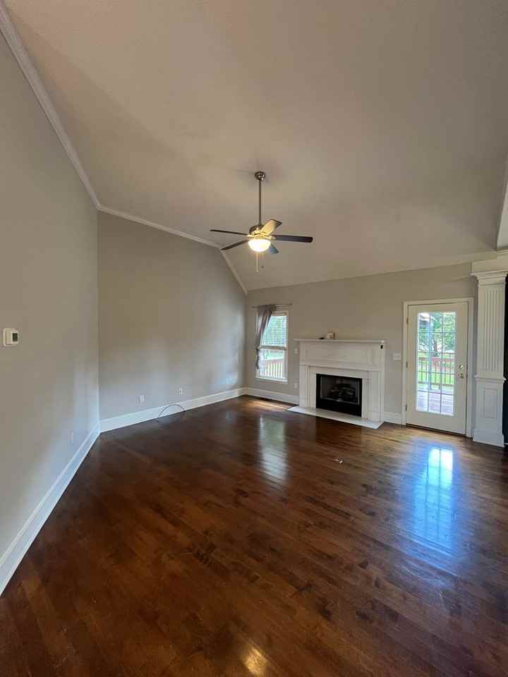 259 Faye Ct - Photo 4 of 25