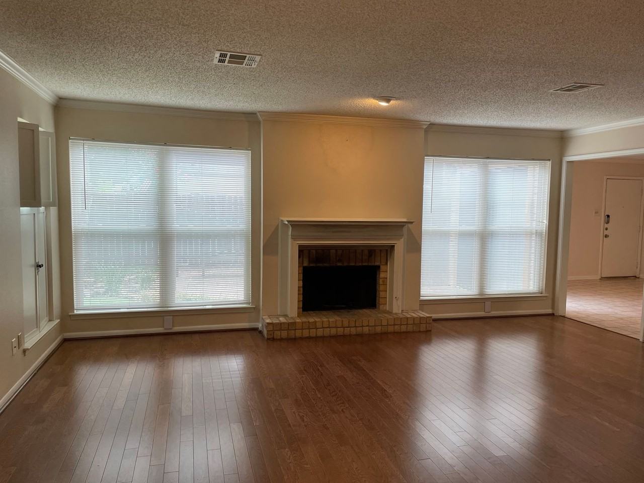 3332 Chimney Place Drive - Photo 6 of 23