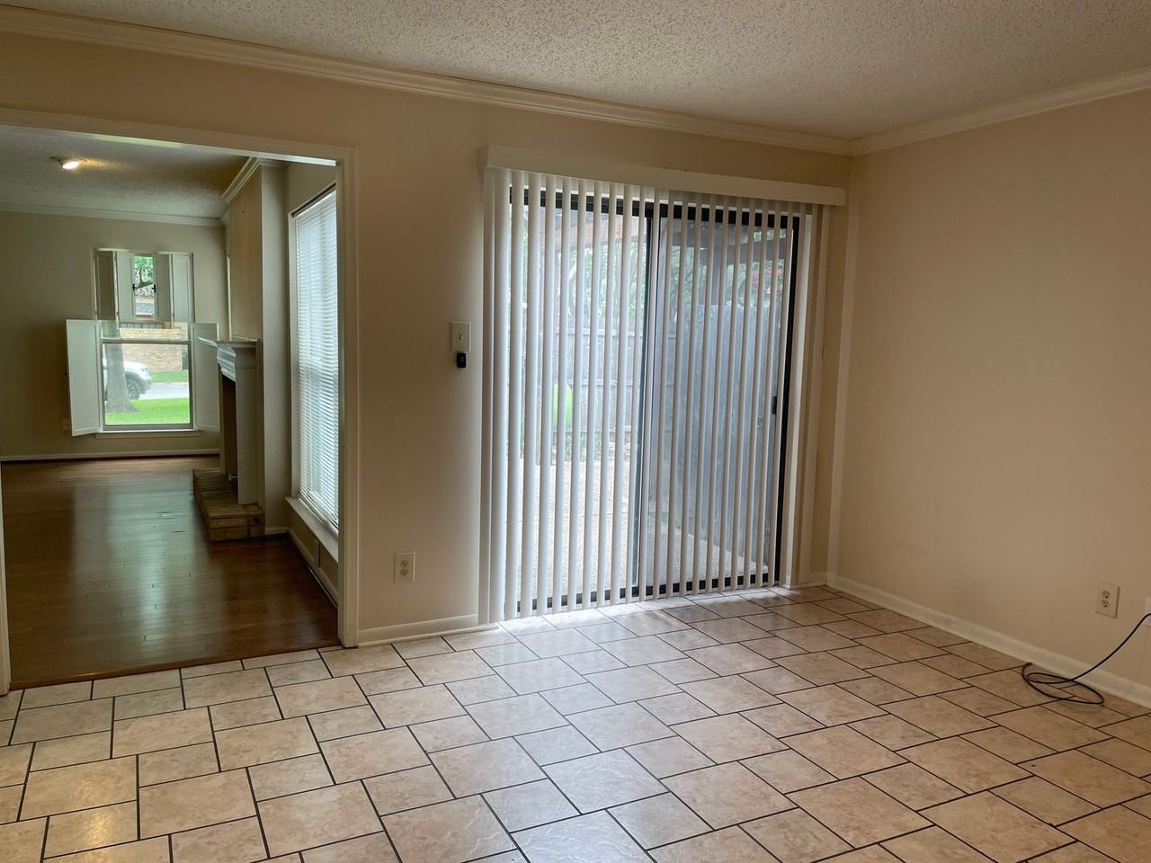 3332 Chimney Place Drive - Photo 7 of 23