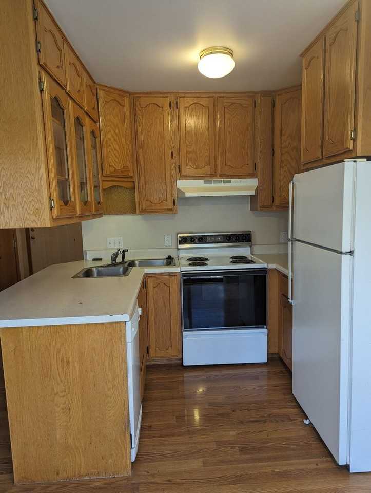 Federal Town Homes - Photo 3 of 17