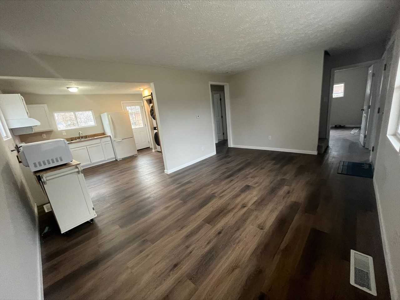 1150 Elderwood Ave - Photo 2 of 15
