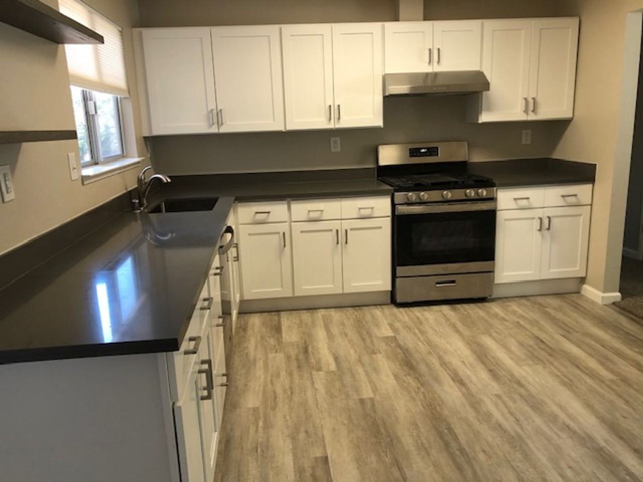 1036 Zamora Dr - Photo 2 of 7
