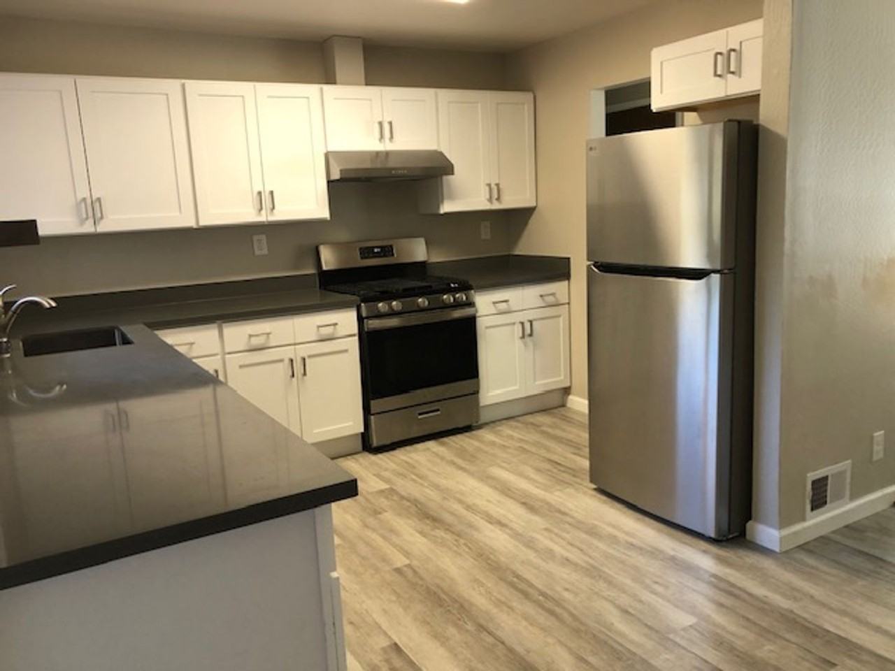 1036 Zamora Dr - Photo 3 of 7